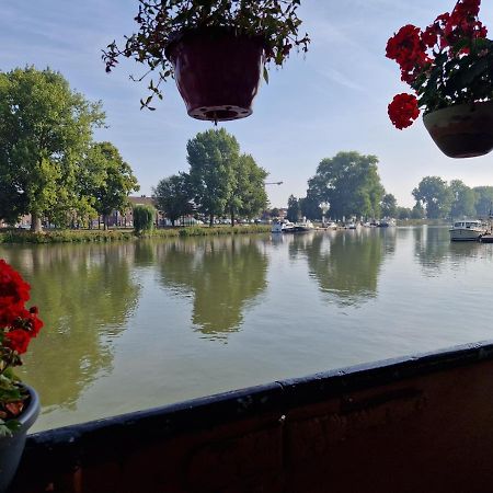 De Logeerboot Dordrecht Bed and Breakfast Εξωτερικό φωτογραφία