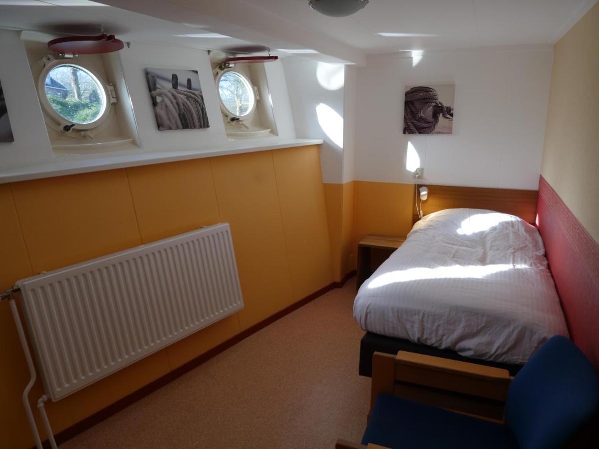 De Logeerboot Dordrecht Bed and Breakfast Εξωτερικό φωτογραφία
