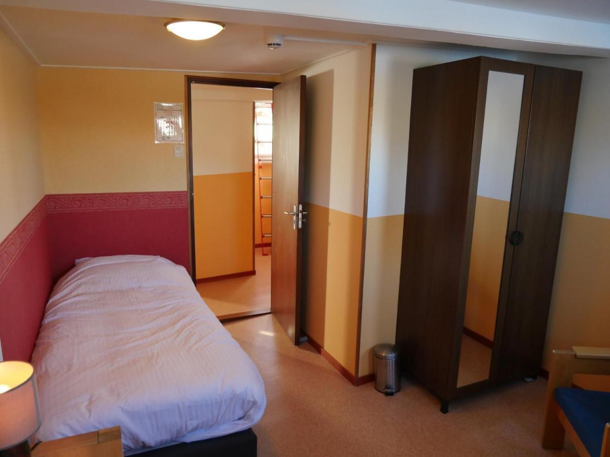 De Logeerboot Dordrecht Bed and Breakfast Εξωτερικό φωτογραφία