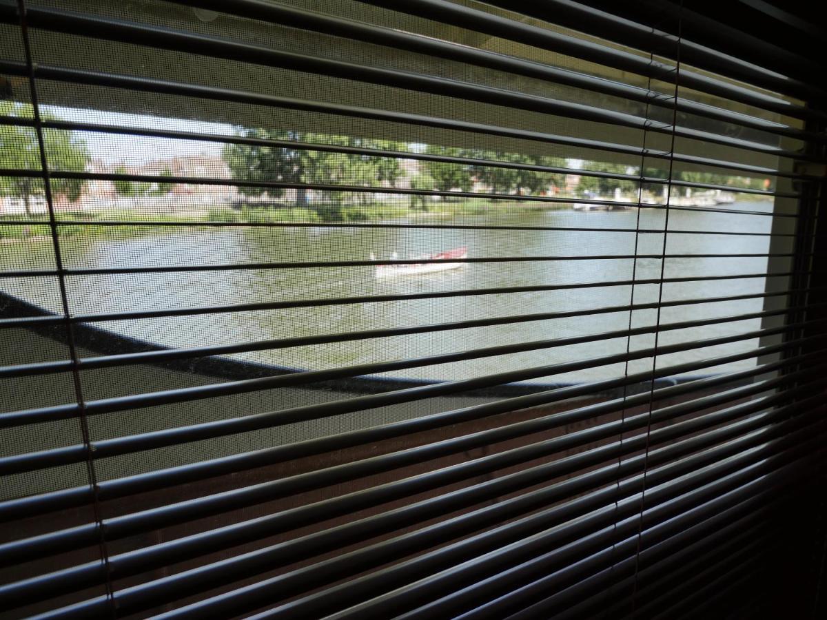 De Logeerboot Dordrecht Bed and Breakfast Εξωτερικό φωτογραφία