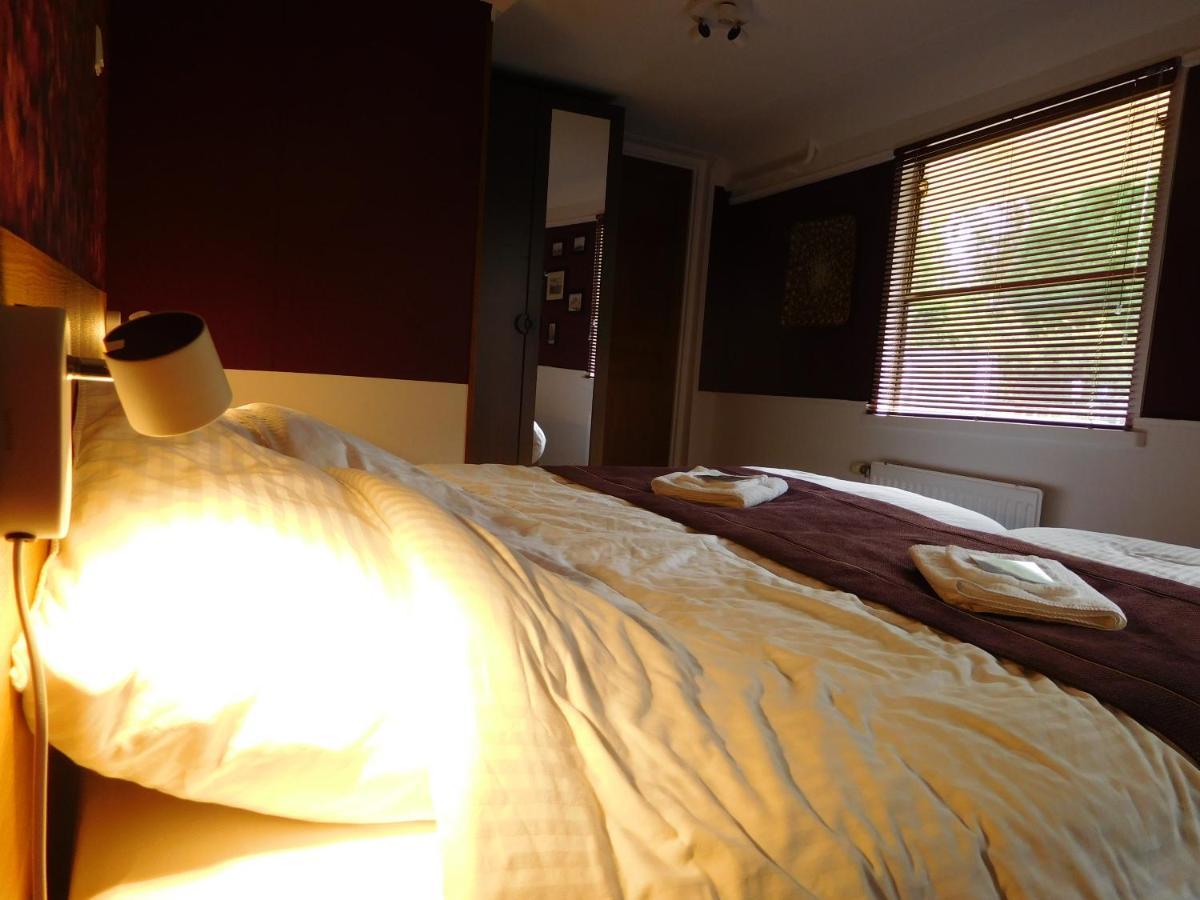 De Logeerboot Dordrecht Bed and Breakfast Εξωτερικό φωτογραφία