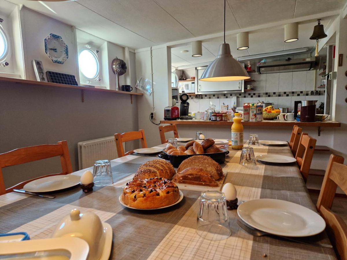 De Logeerboot Dordrecht Bed and Breakfast Εξωτερικό φωτογραφία
